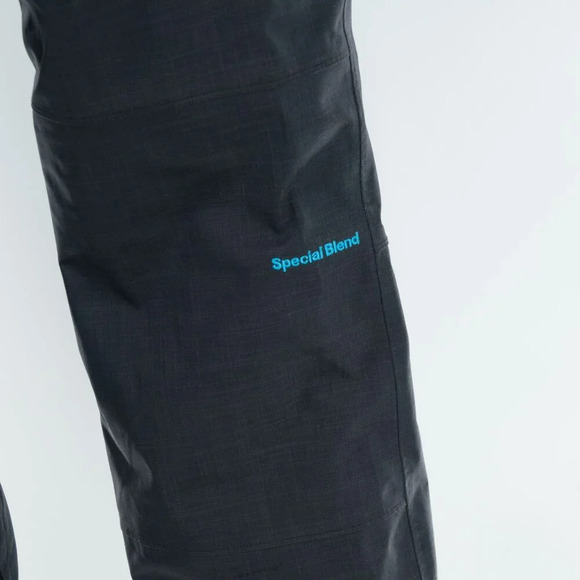 Special Blend Women's Black Snowboarding Skiing Cargo pants | Small - Picture 5 of 9